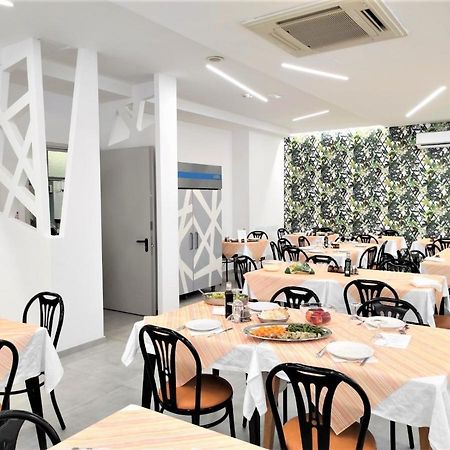 Hotel Madrid Rimini Kültér fotó