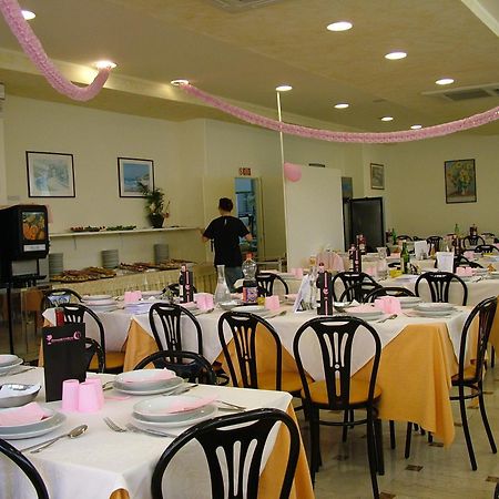 Hotel Madrid Rimini Kültér fotó