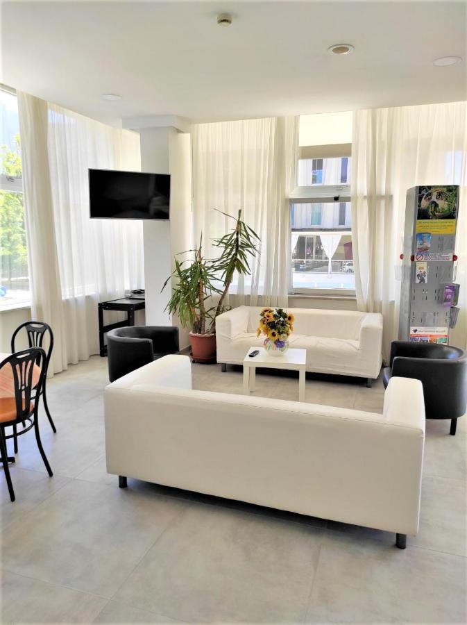 Hotel Madrid Rimini Kültér fotó