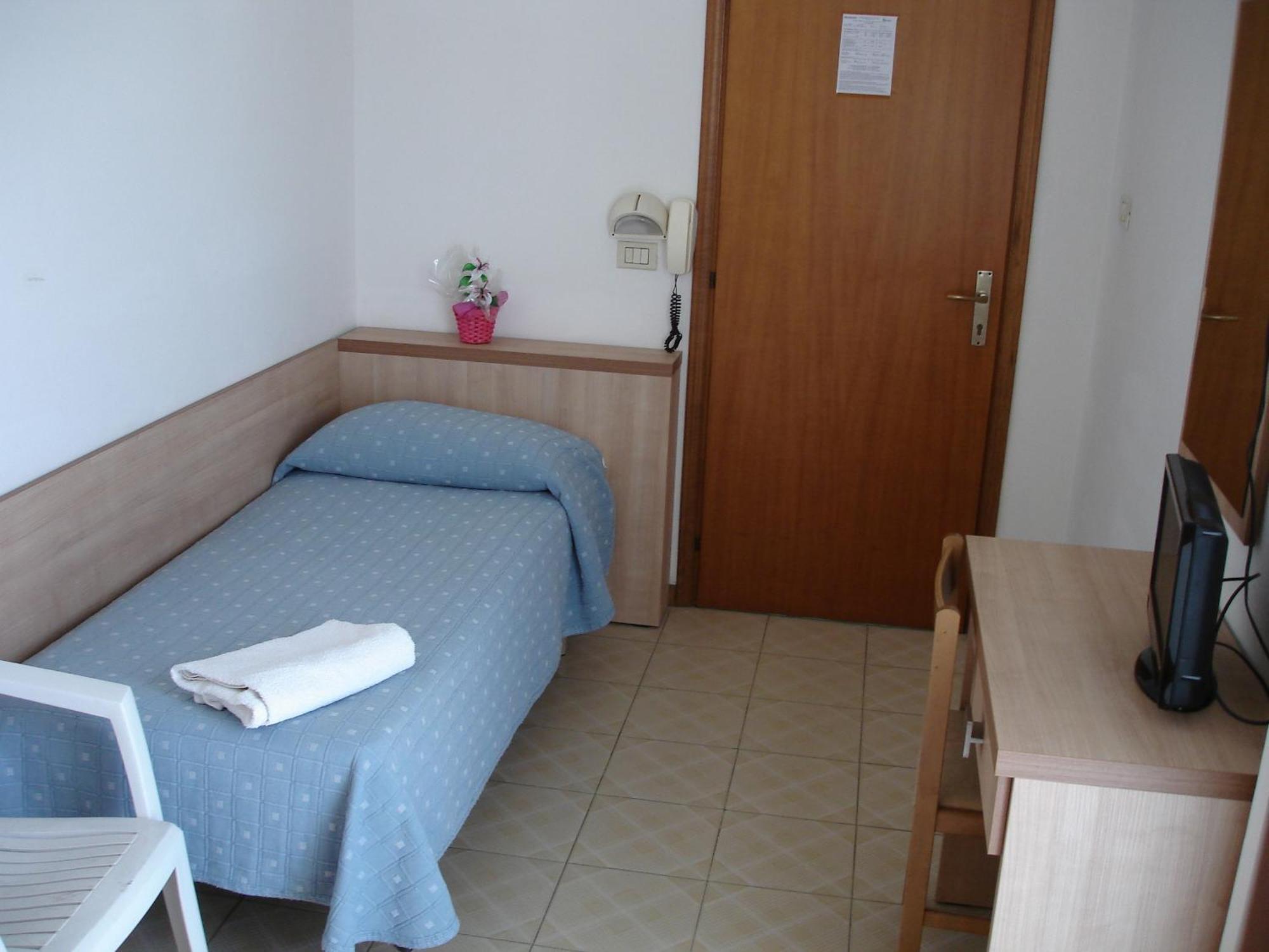 Hotel Madrid Rimini Kültér fotó