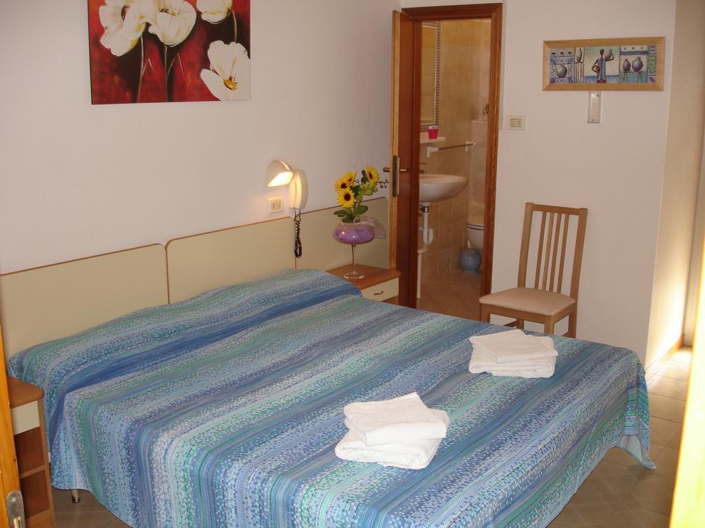 Hotel Madrid Rimini Kültér fotó