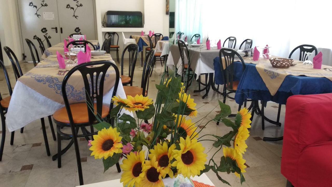 Hotel Madrid Rimini Kültér fotó